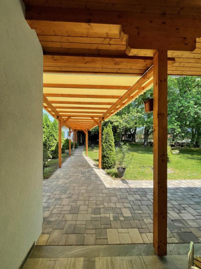 Liget Ueduelopark Fonyod Aparthotel Bagian luar foto
